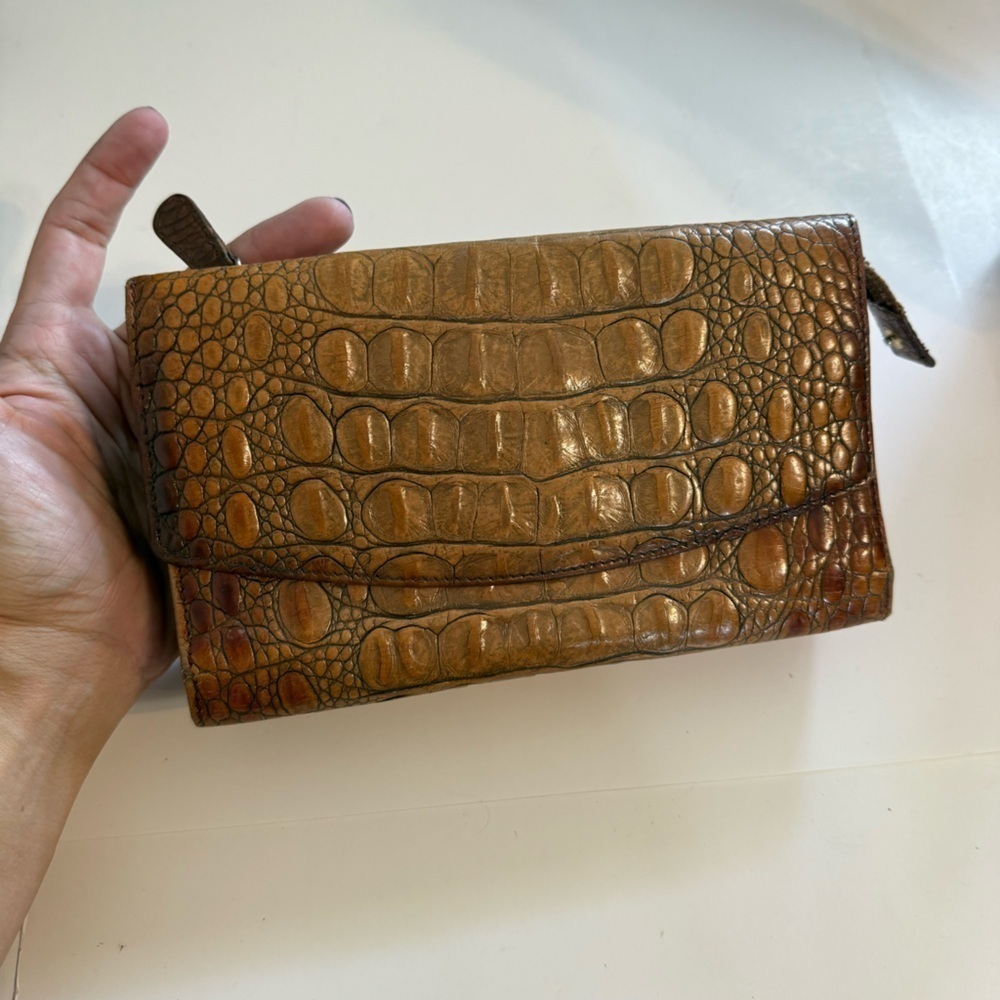 Brahmin Tan Brown Crocodile Embossed Vintage Bifold Purse Bag Clutch Wallet
